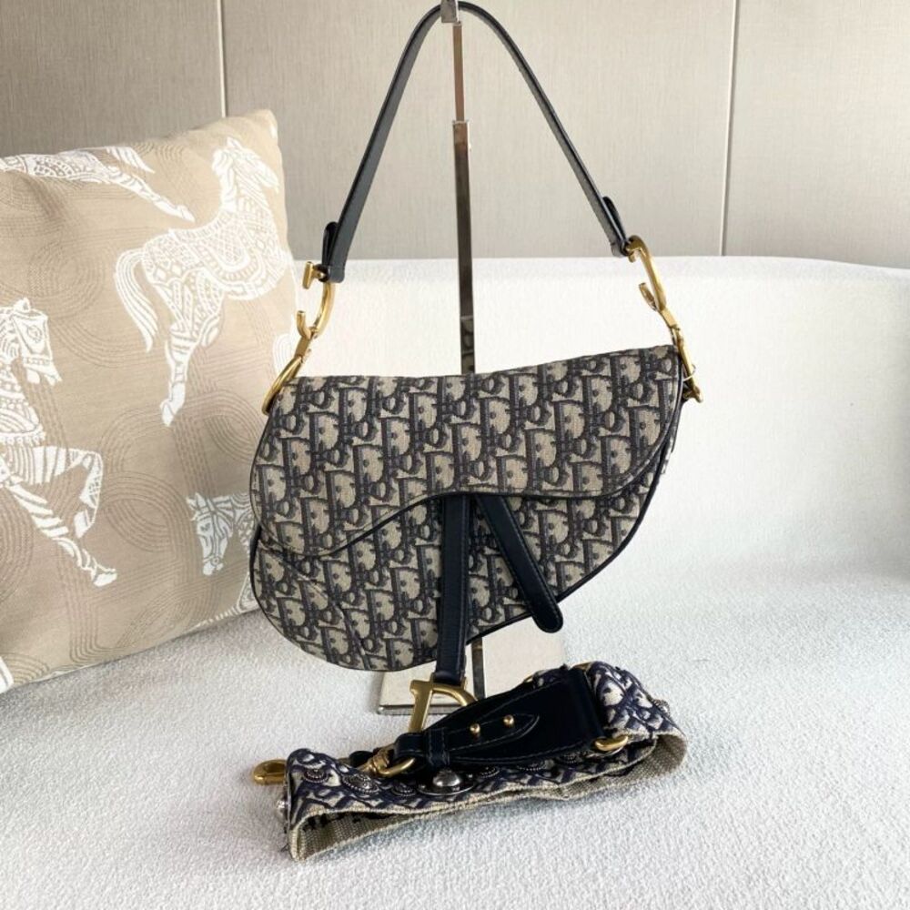 Dior Women Pre-Loved Bag Very Good Condition
